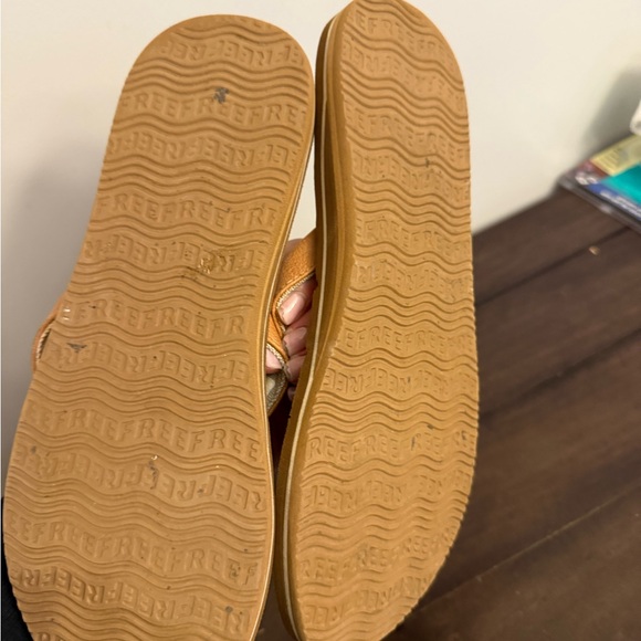 Reef Cushion Flip Flops Brown Leather Thong Sandals - Picture 4 of 5